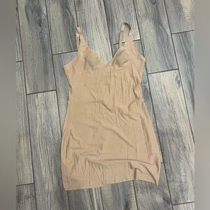 SKIMS Nude Seamless Sculpt Slip Dress Nightgown Size L EUC